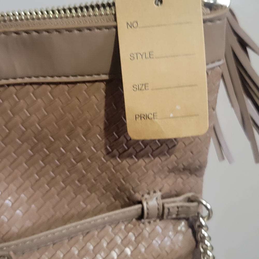 Elegant Tan Woven Clutch Bag - Picture 6 of 8